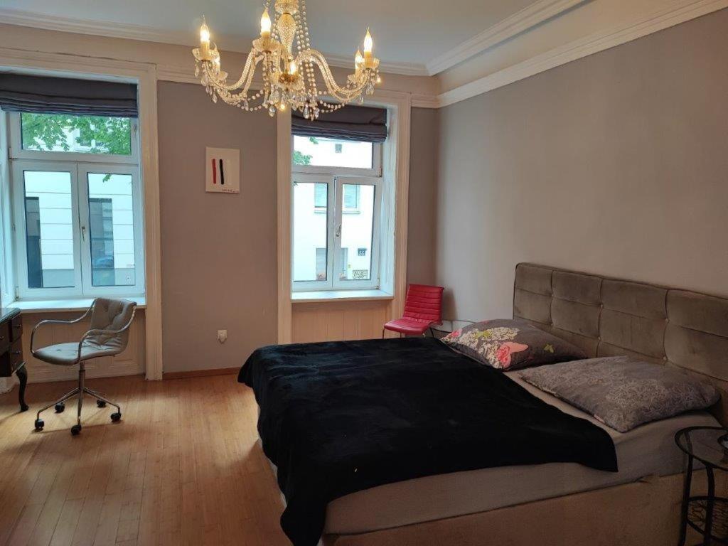 Central Vienna Apartment With Unique 40M2 City Garden & Self Check In Eksteriør billede