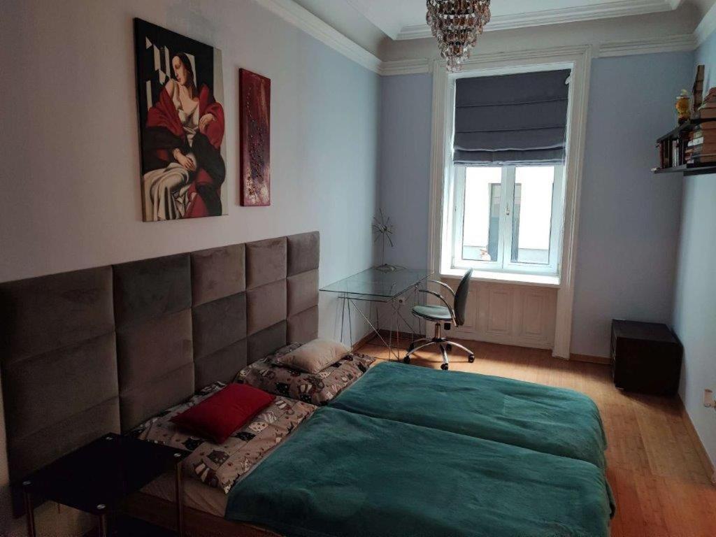 Central Vienna Apartment With Unique 40M2 City Garden & Self Check In Eksteriør billede