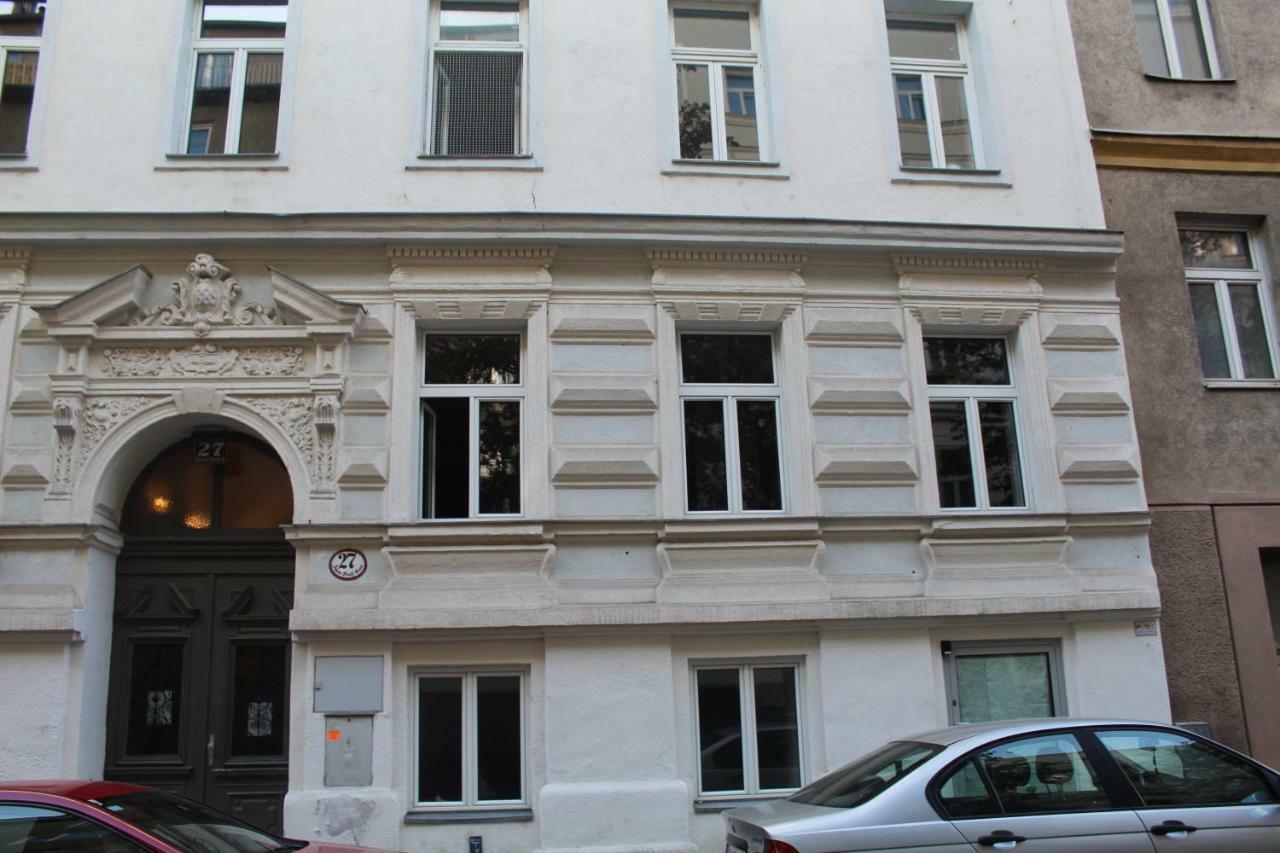 Central Vienna Apartment With Unique 40M2 City Garden & Self Check In Eksteriør billede